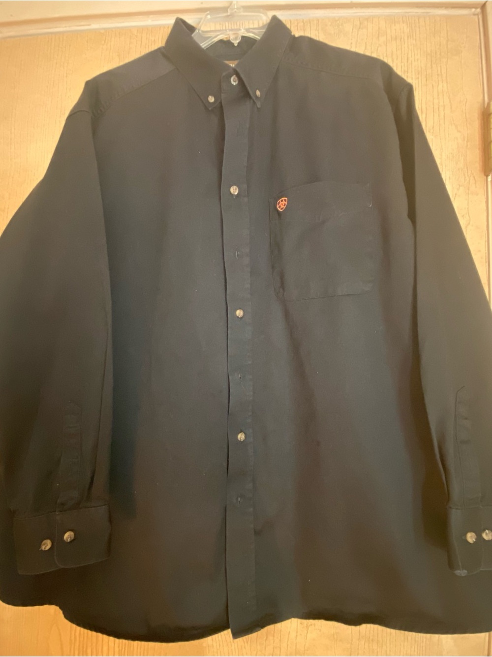 Ariat Men's Black Long-Sleeve Button-Down Shirt with Chest Pocket